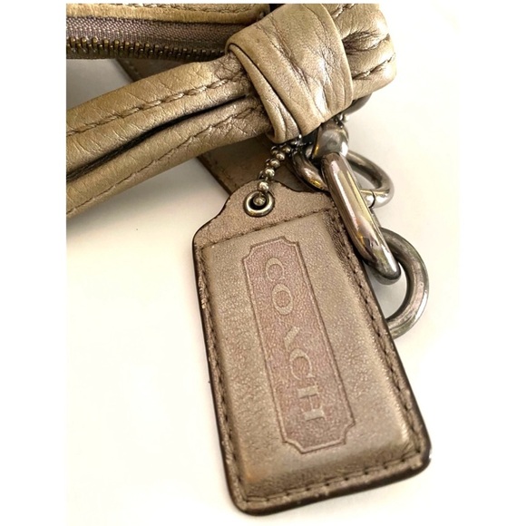 Coach vintage metallic gray silver distressed leather crossbody handbag - Picture 6 of 11